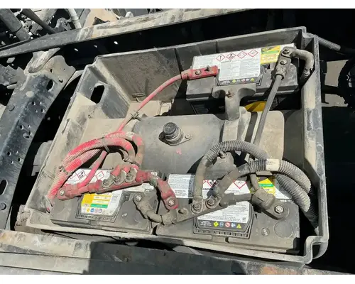 FREIGHTLINER Cascadia 113 Battery Boxes