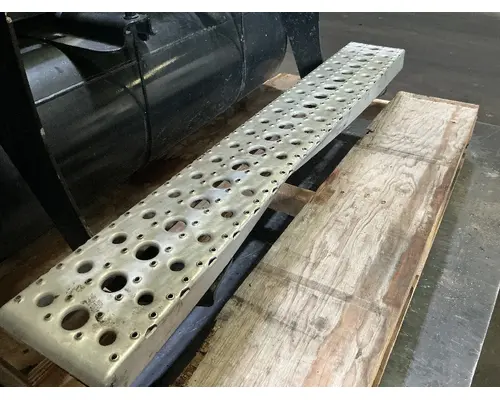 FREIGHTLINER Cascadia 113 Battery Boxes