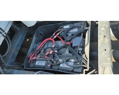 FREIGHTLINER Cascadia 113 Battery Boxes