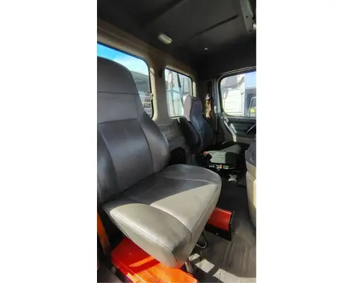 FREIGHTLINER Cascadia 113 Cab Assembly