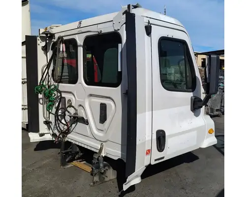FREIGHTLINER Cascadia 113 Cab Assembly
