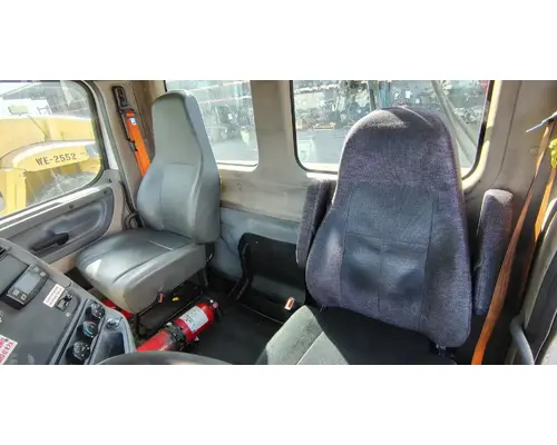 FREIGHTLINER Cascadia 113 Cab Assembly