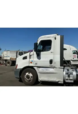 FREIGHTLINER Cascadia 113 Cab Assembly