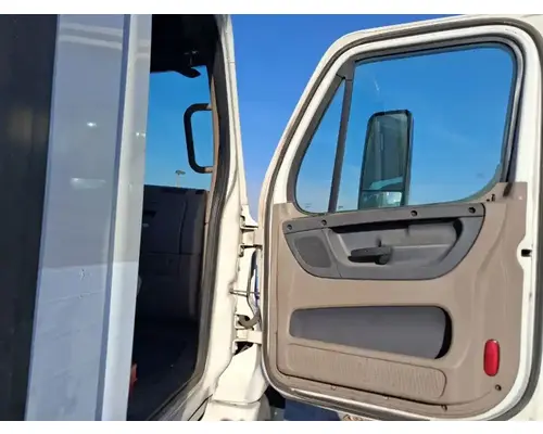 FREIGHTLINER Cascadia 113 Cab Assembly