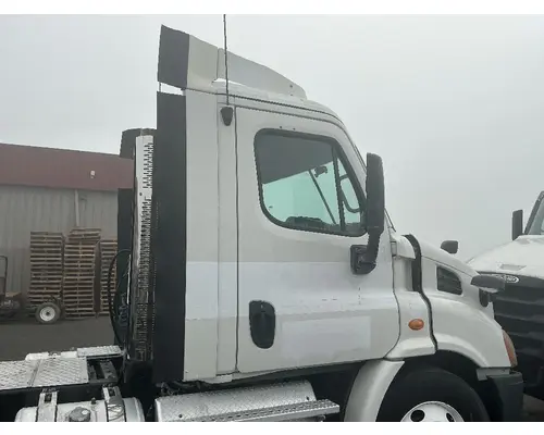 FREIGHTLINER Cascadia 113 Cab Assembly