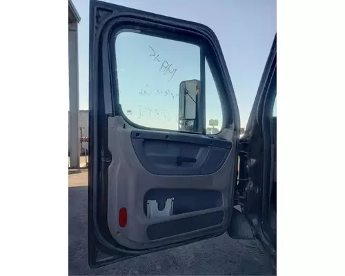 FREIGHTLINER Cascadia 113 Cab Assembly