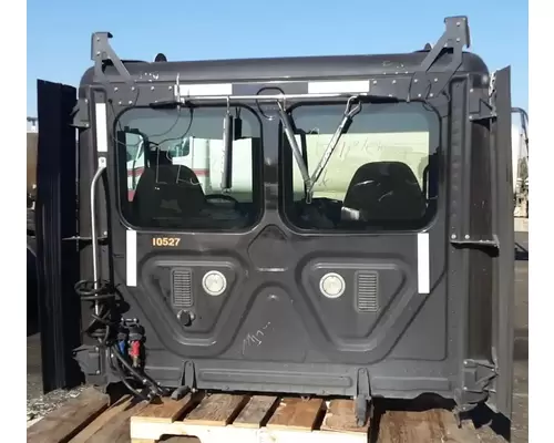 FREIGHTLINER Cascadia 113 Cab Assembly