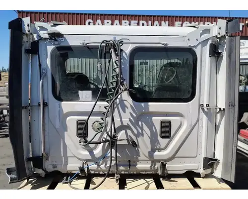 FREIGHTLINER Cascadia 113 Cab Assembly