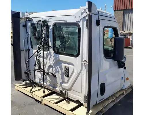 FREIGHTLINER Cascadia 113 Cab Assembly