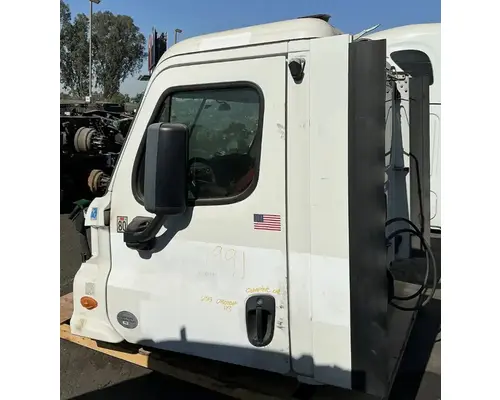 FREIGHTLINER Cascadia 113 Cab Assembly
