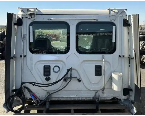 FREIGHTLINER Cascadia 113 Cab Assembly