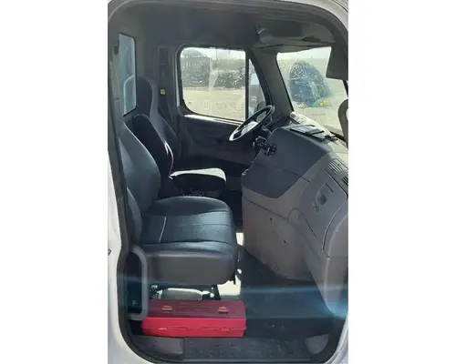 FREIGHTLINER Cascadia 113 Cab Assembly