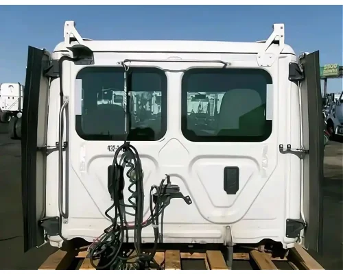 FREIGHTLINER Cascadia 113 Cab Assembly
