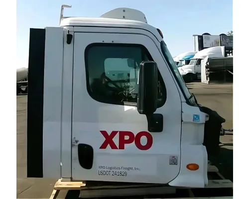 FREIGHTLINER Cascadia 113 Cab Assembly