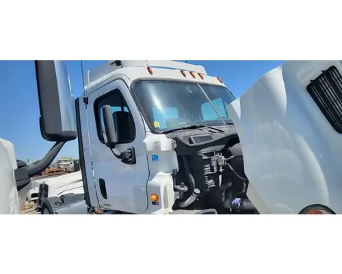 FREIGHTLINER Cascadia 113 Cab Assembly