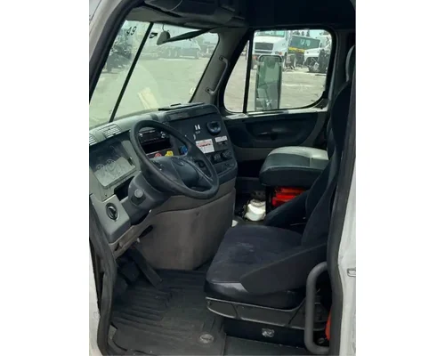 FREIGHTLINER Cascadia 113 Cab Assembly