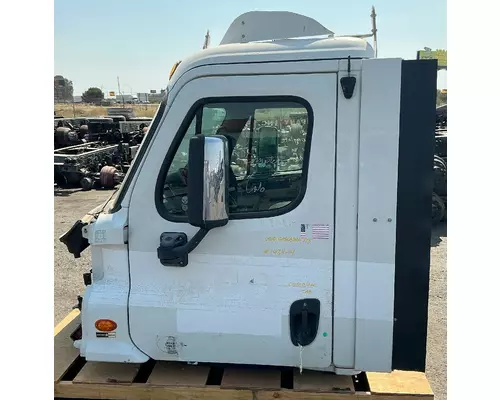 FREIGHTLINER Cascadia 113 Cab Assembly