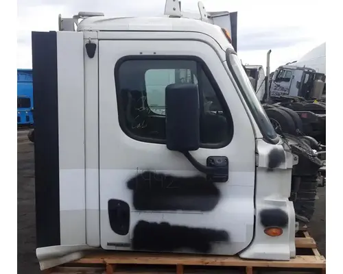 FREIGHTLINER Cascadia 113 Cab Assembly
