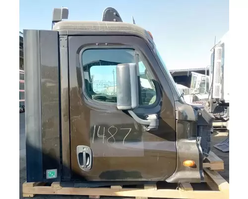 FREIGHTLINER Cascadia 113 Cab Assembly