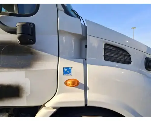 FREIGHTLINER Cascadia 113 Cowl