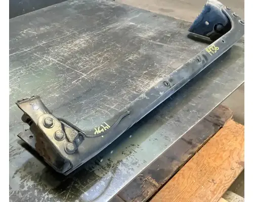 FREIGHTLINER Cascadia 113 Crossmember