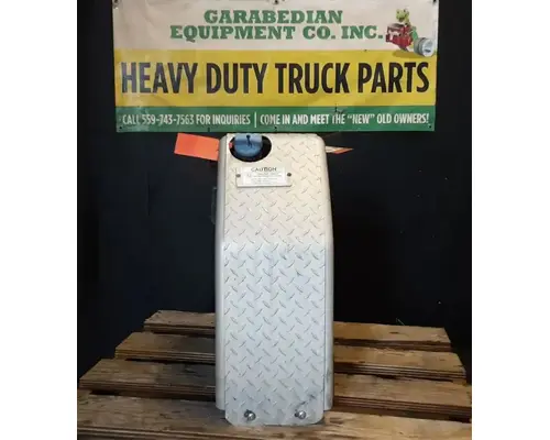 FREIGHTLINER Cascadia 113 DEF Tank