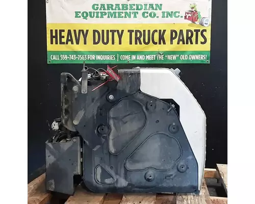 FREIGHTLINER Cascadia 113 DEF Tank