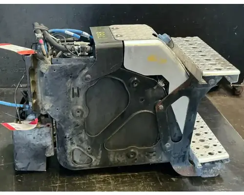 FREIGHTLINER Cascadia 113 DEF Tank