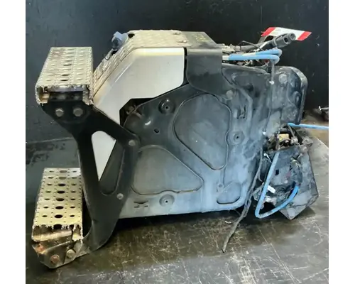 FREIGHTLINER Cascadia 113 DEF Tank