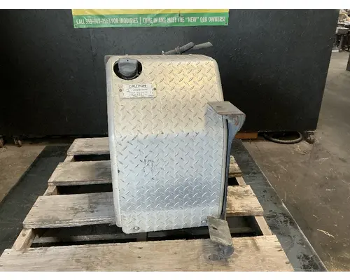 FREIGHTLINER Cascadia 113 DEF Tank