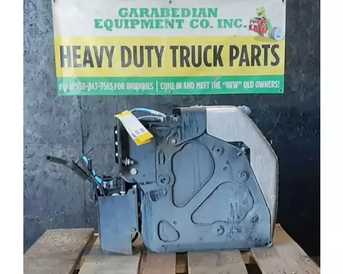 FREIGHTLINER Cascadia 113 DEF Tank