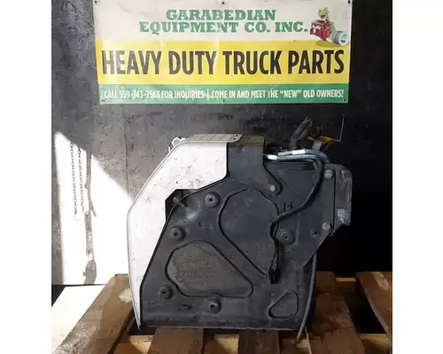 FREIGHTLINER Cascadia 113 DEF Tank