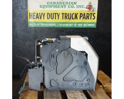 FREIGHTLINER Cascadia 113 DEF Tank