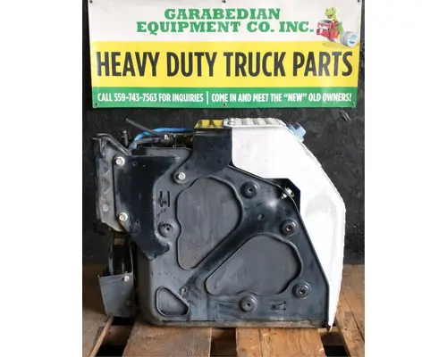 FREIGHTLINER Cascadia 113 DEF Tank