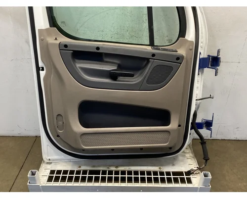 FREIGHTLINER Cascadia 113 Door Assembly, Front