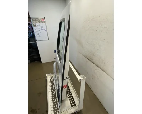 FREIGHTLINER Cascadia 113 Door Assembly, Front