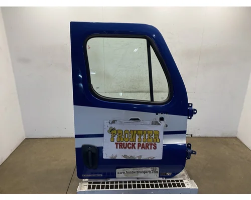 FREIGHTLINER Cascadia 113 Door Assembly, Front