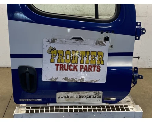 FREIGHTLINER Cascadia 113 Door Assembly, Front