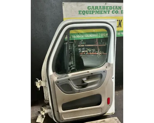 FREIGHTLINER Cascadia 113 Door Assembly, Front