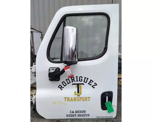 FREIGHTLINER Cascadia 113 Door Assembly, Front