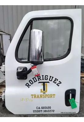 FREIGHTLINER Cascadia 113 Door Assembly, Front