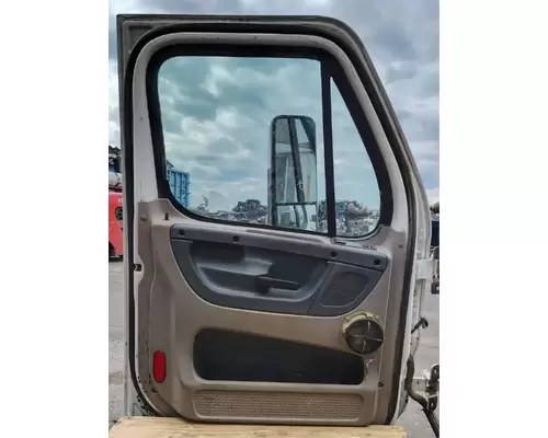 FREIGHTLINER Cascadia 113 Door Assembly, Front