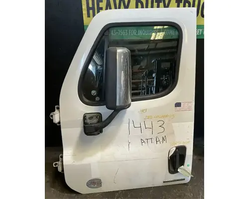 FREIGHTLINER Cascadia 113 Door Assembly, Front