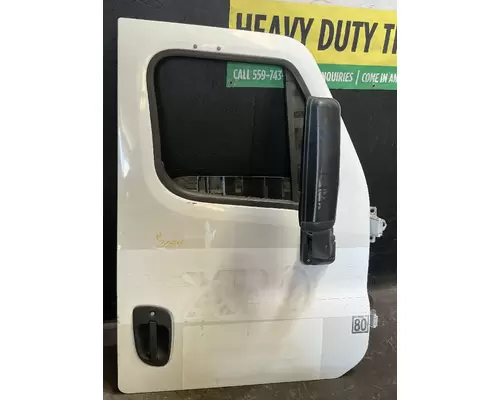 FREIGHTLINER Cascadia 113 Door Assembly, Front
