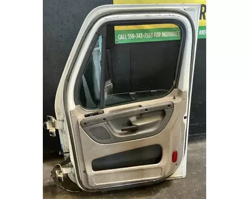 FREIGHTLINER Cascadia 113 Door Assembly, Front