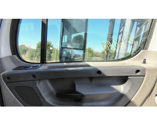 FREIGHTLINER Cascadia 113 Door Assembly, Front