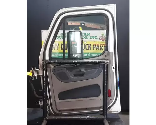 FREIGHTLINER Cascadia 113 Door Assembly, Front