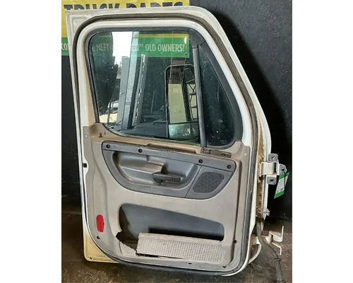 FREIGHTLINER Cascadia 113 Door Assembly, Front