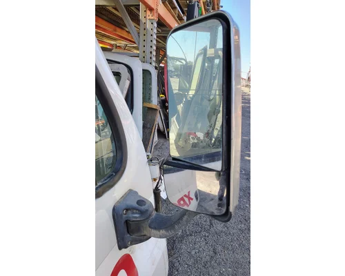 FREIGHTLINER Cascadia 113 Door Assembly, Front