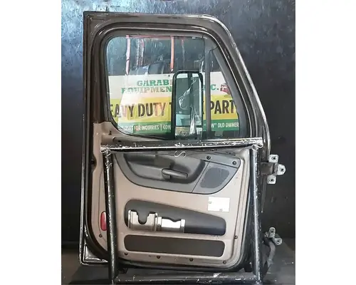 FREIGHTLINER Cascadia 113 Door Assembly, Front